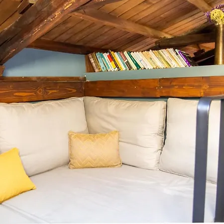 Villa Enchanting Stone House In Urla With Backyard